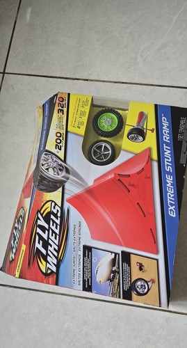 Fly wheels buildable - fly, ramp