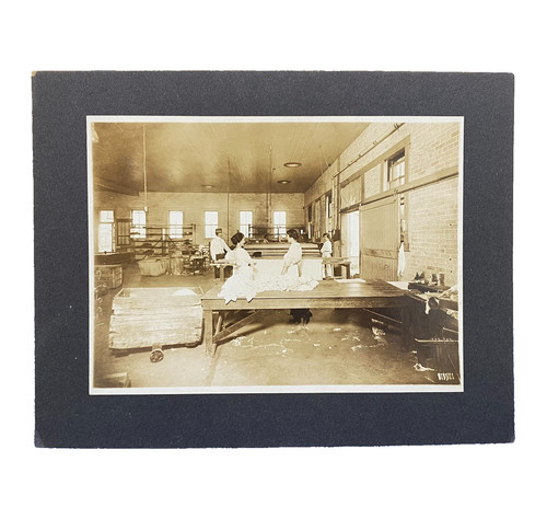 Antique photo women laundry - antique,