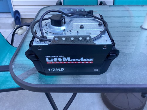 Lift master chain drive - master,