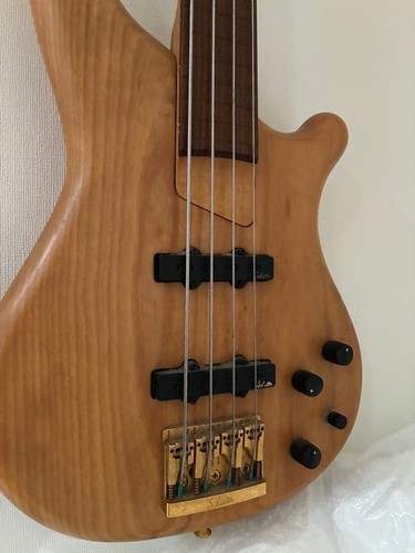 Rockoon kawai fretless - by,
