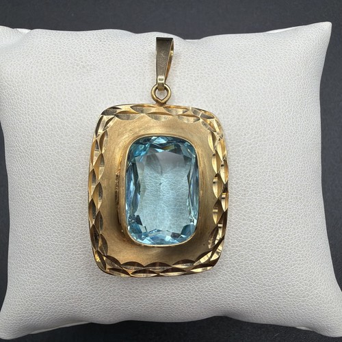 Large 9ct gold - gold, blue