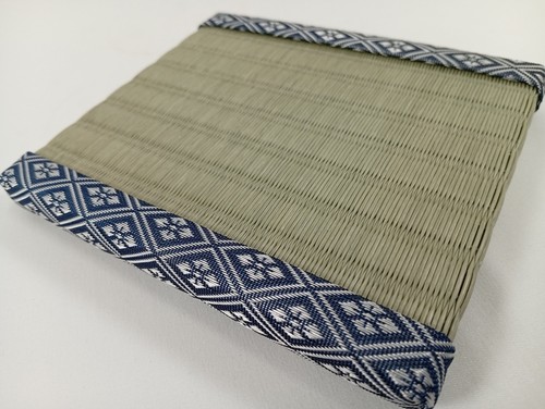 Tatami style display stand - stand, for