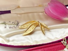 Vintage Gold Tone Leaf Brooch