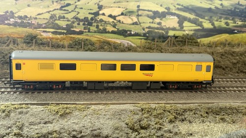 Hornby r4901 network rail - hornby, mk2f