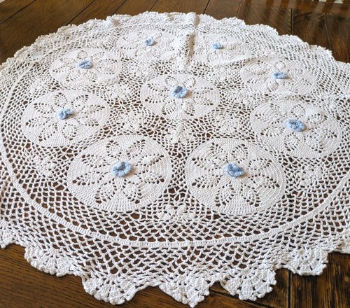 Stunning vintage hand - stunning,