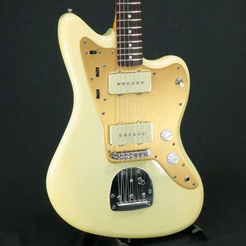 Squier fender mascis - by, j