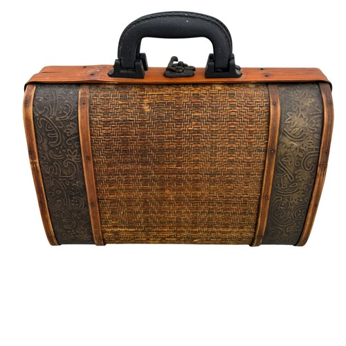 Vtg wooden wicker - vtg,