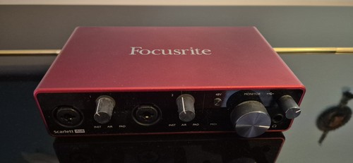 Focusrite scarlett 4i4 - focusrite,