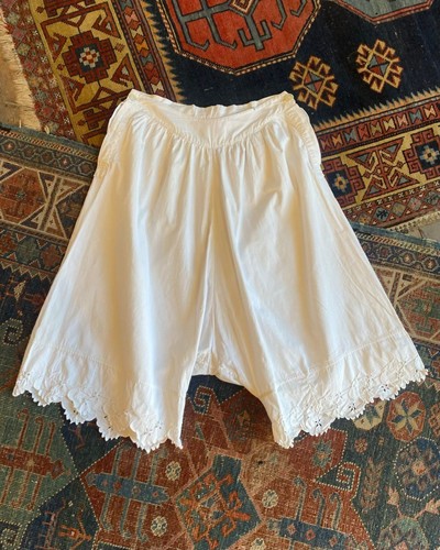 Late 1800s embroidered antique - 1800s,