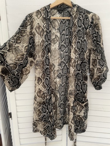 Snake print satin - feel, robe