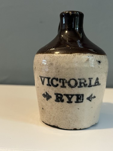 Antique empty whisky mini - empty,