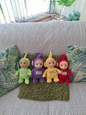 VINTAGE 2020 SET OF 4 PLUSH