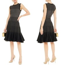 $2,590 Oscar de la Renta