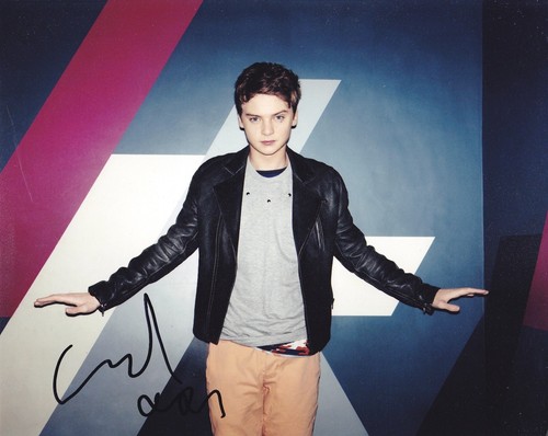 Conor maynard signed image - conor,