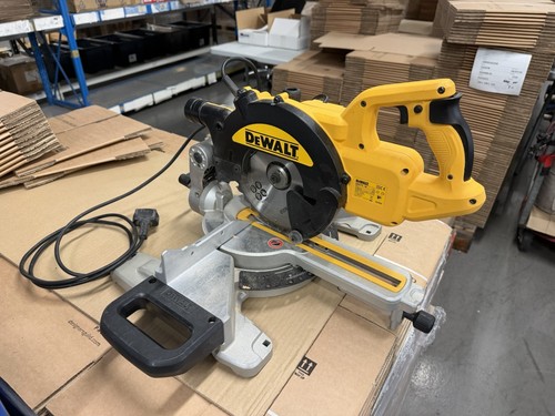 Dewalt dws773 240 - dws773-gb, 216mm