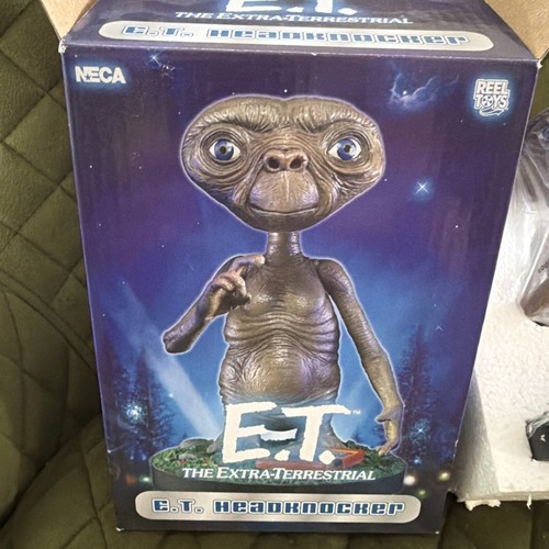 Neca the extra - e.t.,