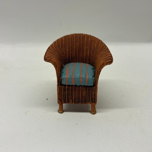 12th scale dolls house - 1:12th,