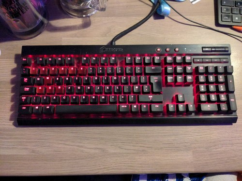 Corsair vengeance k70 - corsair,