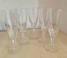 Set Of 5 Fluted Champagne