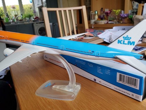 Klm 777 300er 200 scale - klm, 1:200