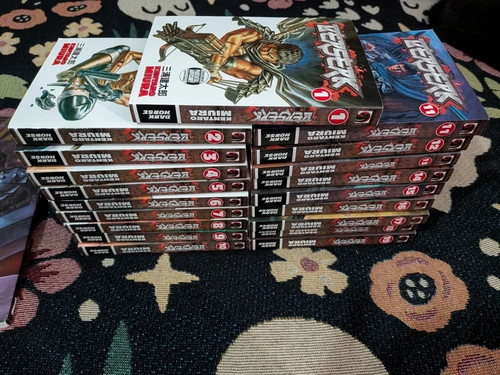 Berserk volume kentaro - berserk,