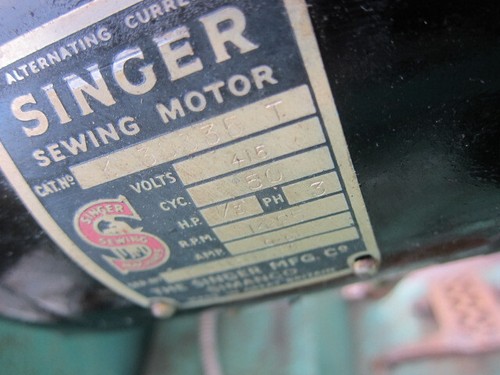 Vintage singer sewing machine - sewing,