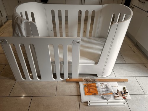 Bloom luxo cot with - with, john