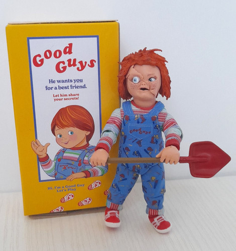 Busted chucky neca doll - chucky,