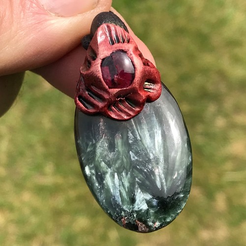 Seraphinite garnet pendant - seraphinite,