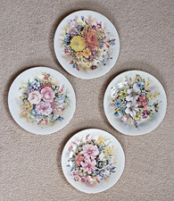 Vintage set of 4 Royal Vale