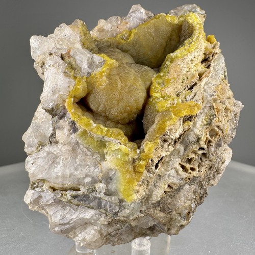 Smithsonite fluorite - smithsonite, on