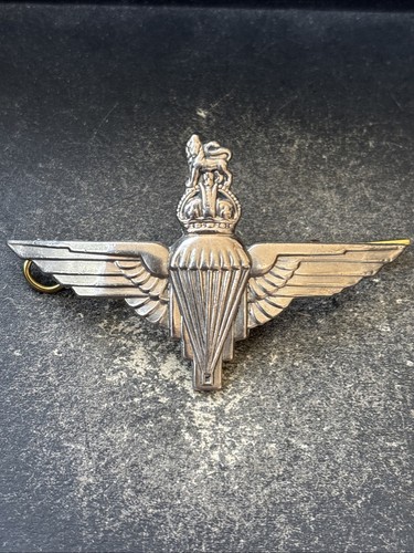 Parachute regiment british - regiment,