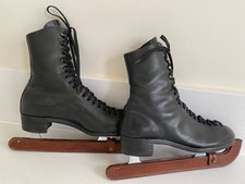 Vintage ice skates size 6