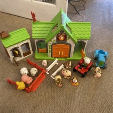 ELC HAPPYLAND FARM SET WITH