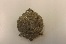 MILITARY CAP BADGE THE LONDON RIFLE BRIGADE 4.5CMS BY 4CMS (219)