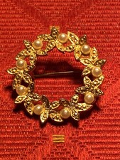 Avon Vintage Gold-Tone Leaf