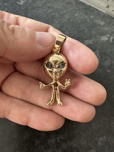 9ct gold alien - alien, 13.95