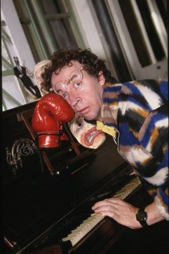 The comedian gustave parking - comedian,