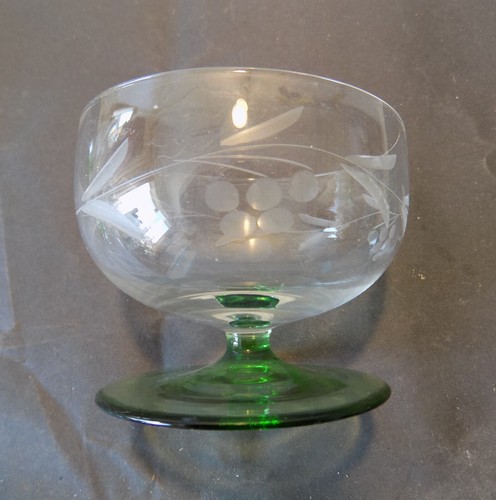 Sundae dishes cut - ,