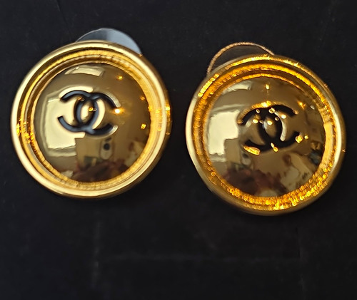 Chanel logo round stud - cc,