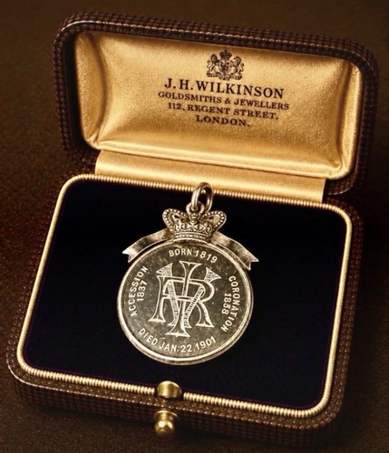 Antique 1901 queen victoria - antique,