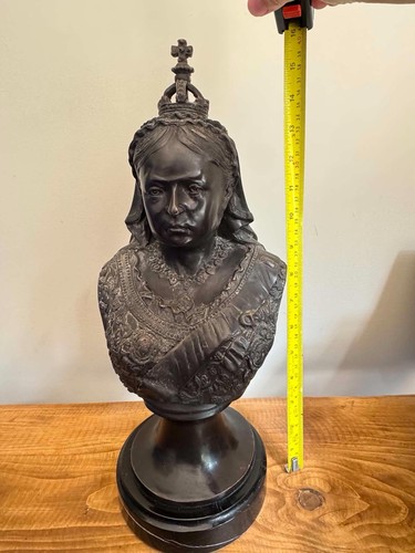 Bronze bust queen victoria - bust,