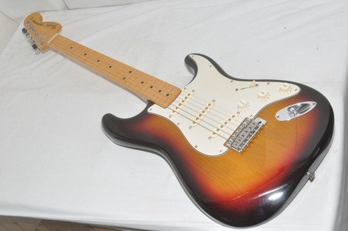 Fender japan large - st-68,