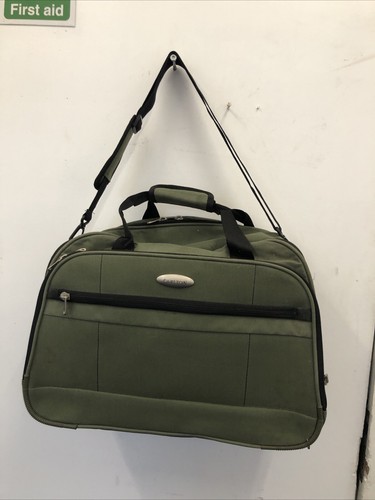 Carlton holdall sports gym - carlton,