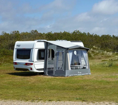 Caravan isabella minor - caravan, dawn