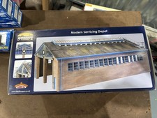 OO Gauge Bachmann Scenecraft 44-017 Modern Servicing Depot