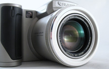 Vintage Fujifilm Finepix 4900