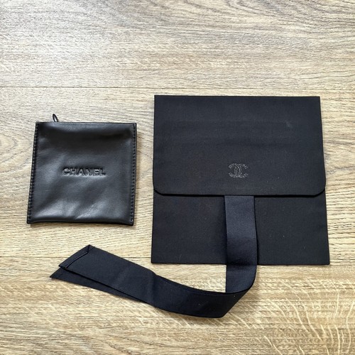 Chanel black leather zip pouch - leather,
