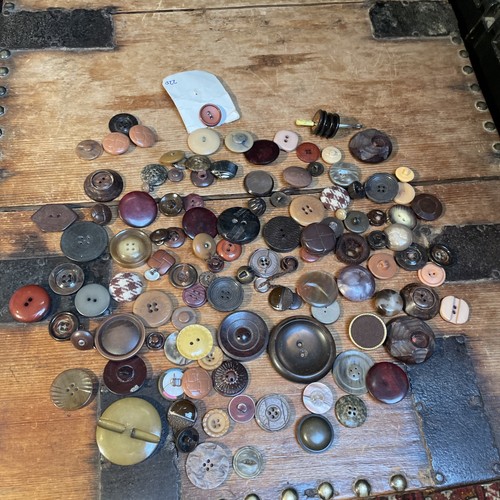 Job lot vintage buttons red - lot,