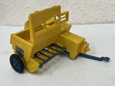 BRITAINS FARM 1:32 SCALE MODEL